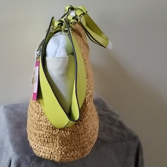 Vince Camuto - Picture 4 of 9